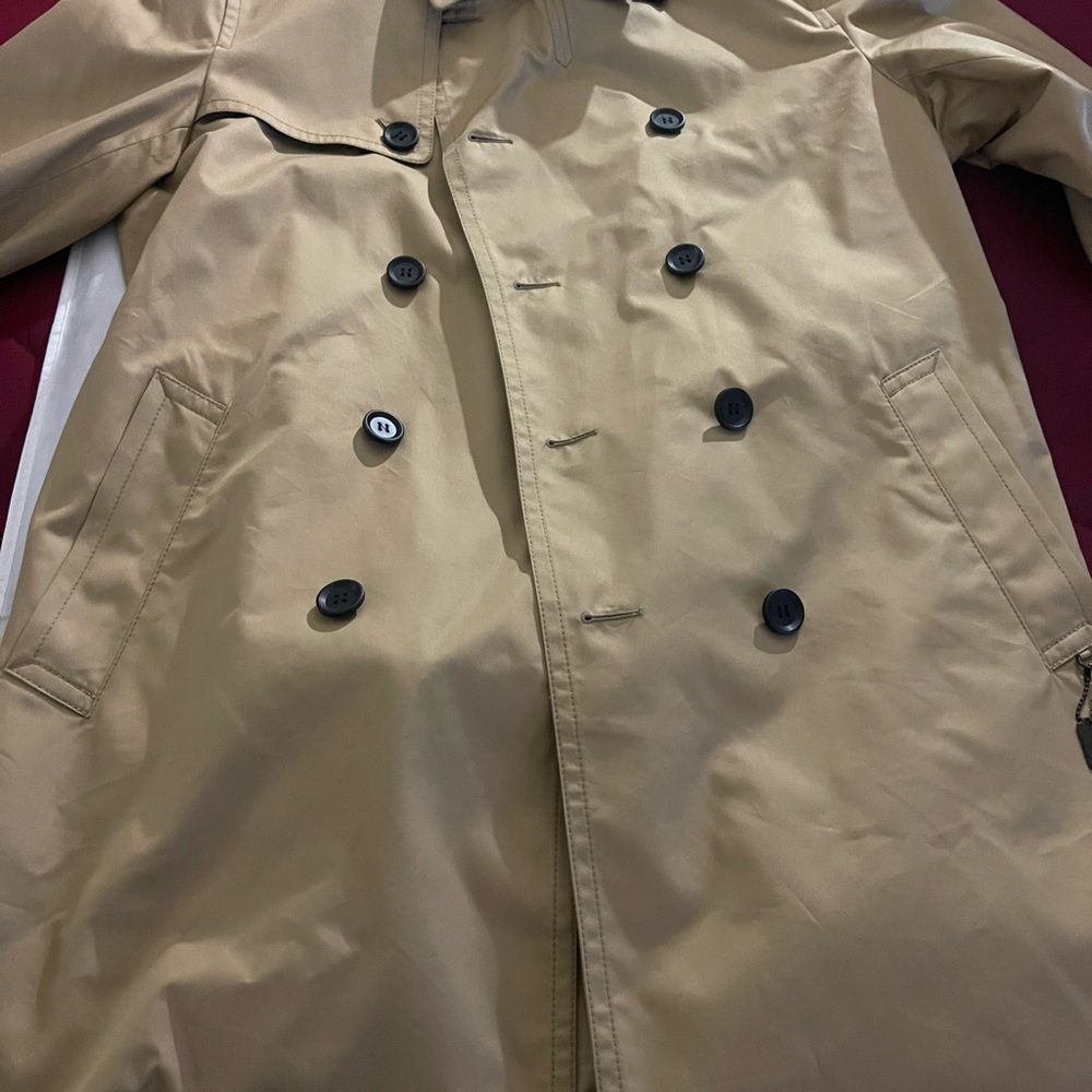 I am listing a men’s Coach trench coat size large - Picture 5 of 10